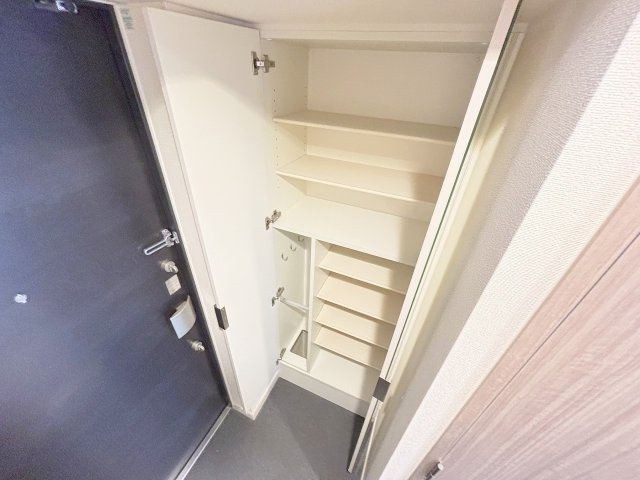 プレサンス西中島南方セレストの収納