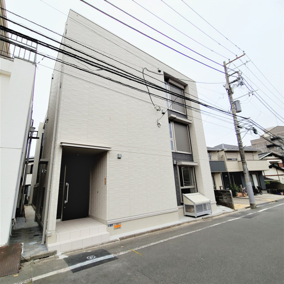 【エントランス】 | クリサンテーモ大和