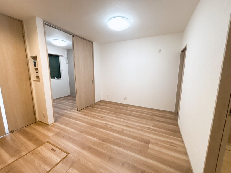 コスモガーデン中野町の居間・リビング