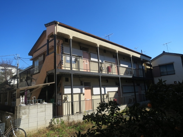 エスケイコーポの外観|閑静な住宅街にある木造のアパートです♪