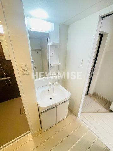シーフロントの洗面所|※同間取りの別の階のお部屋の写真です※