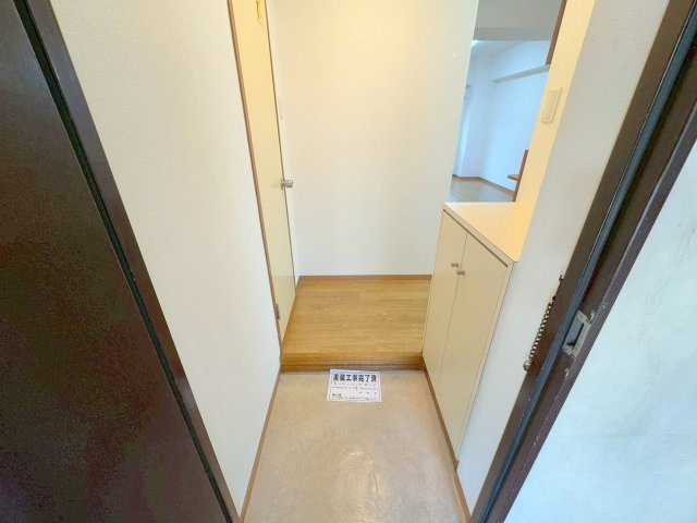 トレンドヤマモの玄関