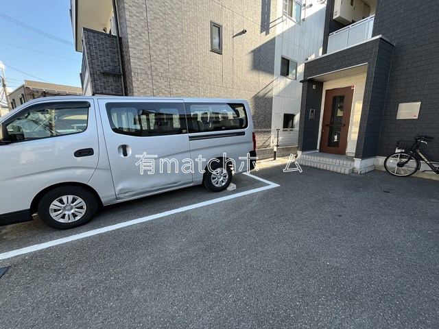リブリ・マノアフォールズの駐車場