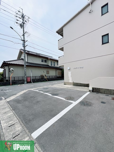 ソレアード伊藤の駐車場