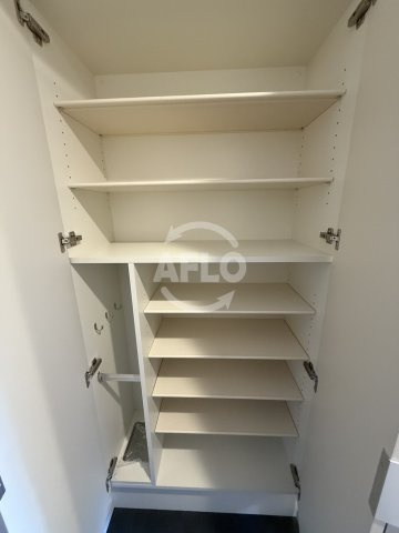 プレサンス東小橋エレディータの収納|プレサンス東小橋エレディータ　シューズボックス