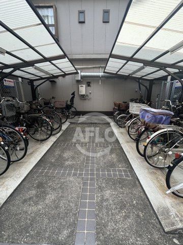 ローズマンション新深江の駐車場