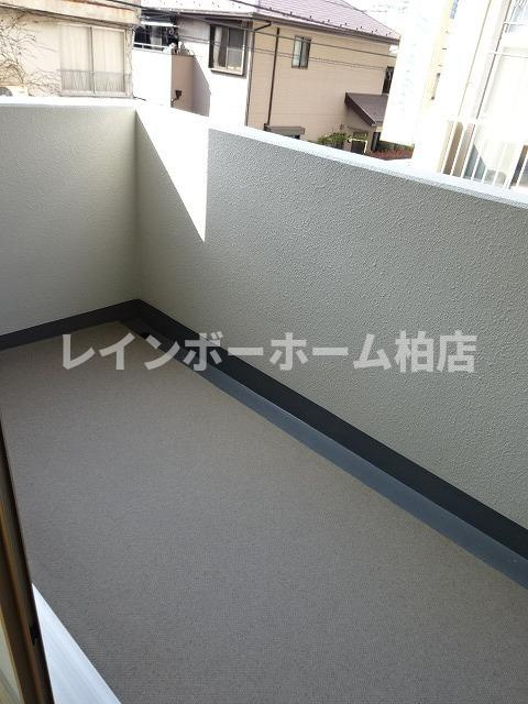 特典：仲介手数料が50％OFFです‼のバルコニー|外からの目が気にならないバルコニーで洗濯物が干せます