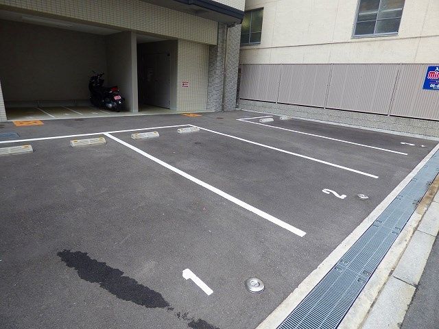 【駐車場】エスリード谷町四丁目 