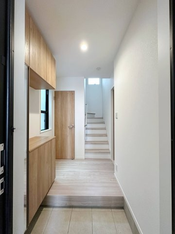 東区矢賀4丁目の玄関|広々とした玄関ホール☆