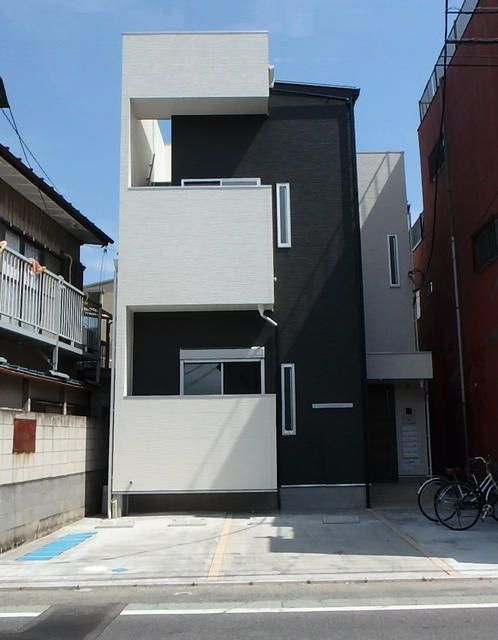リュミエ越谷本町の外観