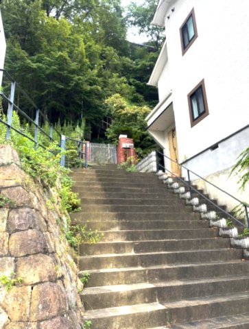 森北町7丁目の玄関