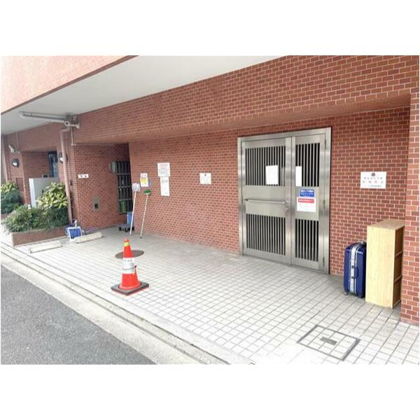 デリード御所西のエントランス