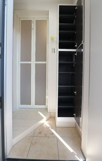 サクラレジデンス八潮の玄関