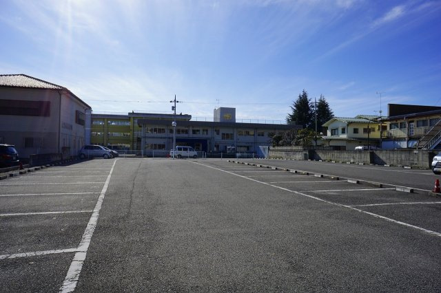 飯田町(佐久)月極駐車場