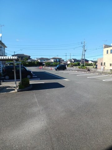 ラフレシール・ベルメゾンＢの駐車場