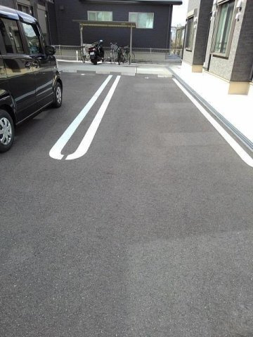 リンデンハウスⅠの駐車場