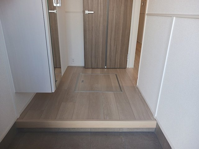 ステイズ　河合の玄関