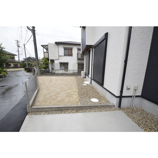 BLOOMING MAISON小牧市二重堀の庭