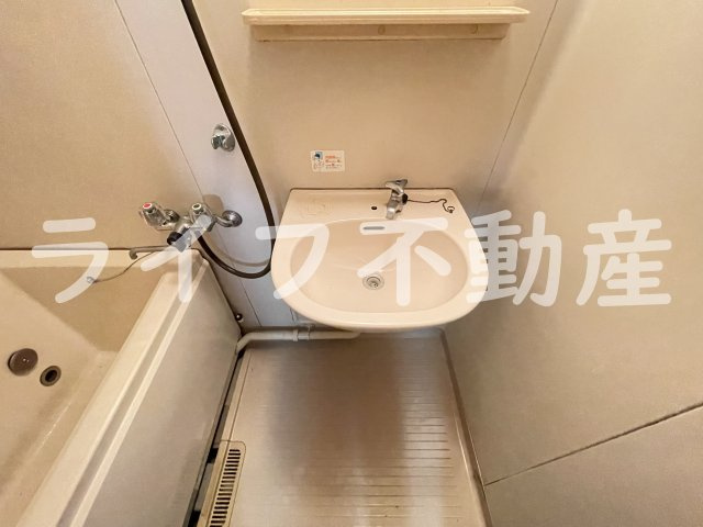 メゾン金岡の独立洗面台|使いやすい独立洗面台です