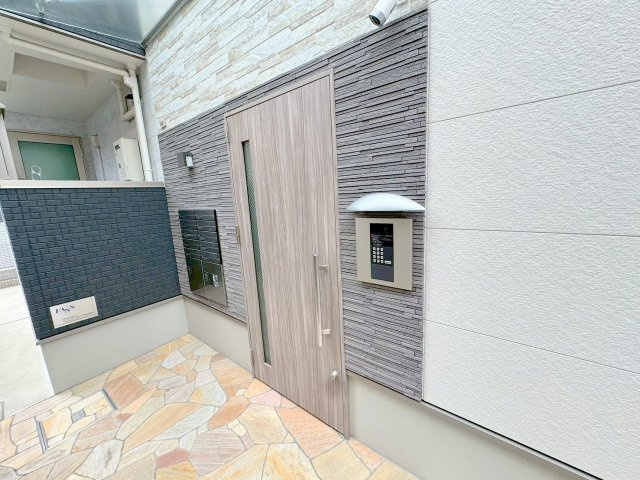 フジパレス十三公園西のエントランス
