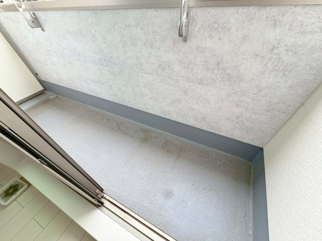 フジパレス十三公園西のバルコニー