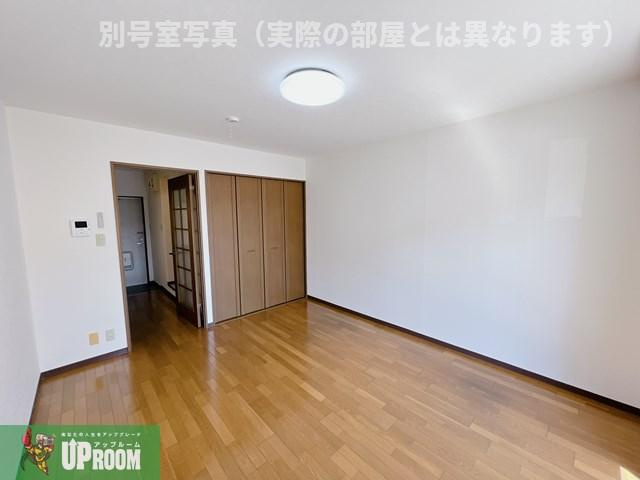 サン・friends安田IIIの居間・リビング