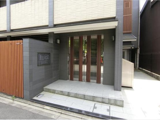 べラジオ京都駅東Ⅱのエントランス