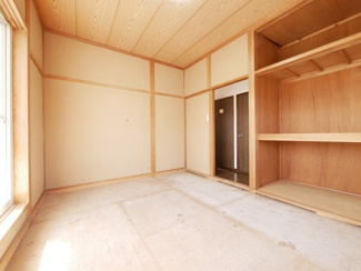 【和室】 | 山梨市上神内川 駅徒歩10分 内外装一新の中古 敷地71坪 | 2階6帖　和室