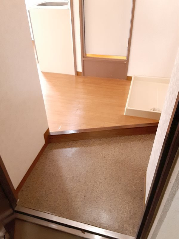 オネスティ大久保参番館の玄関