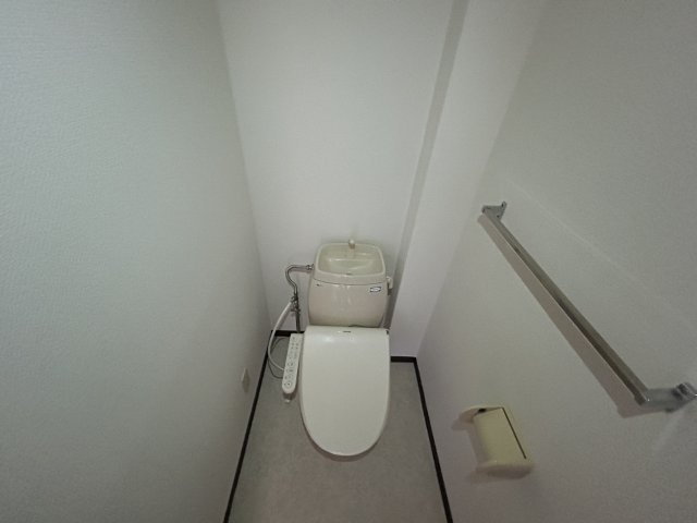 カサ・デ・イケダ・ベルデのトイレ|ゆったりとした空間のトイレです