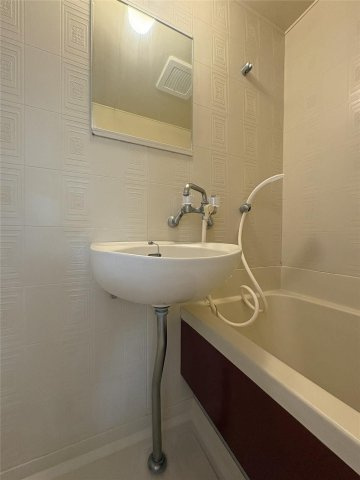 コート新屋敷の洗面所