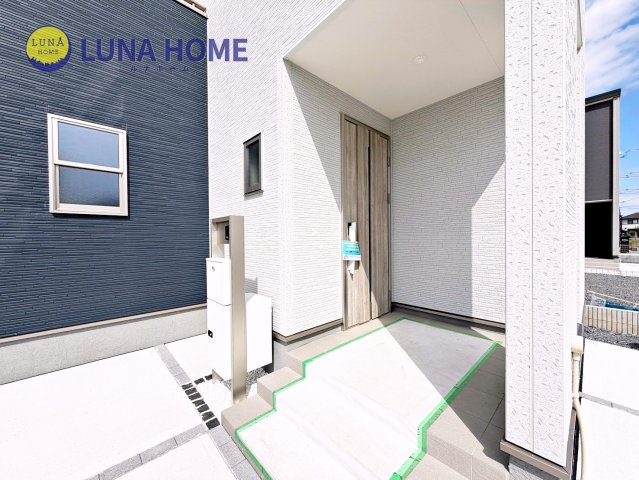 笠間市旭町第13　新築戸建　2号棟の玄関|ルナホームは、住まいのことを気軽に話せる身近な存在でありたいと考えています♪あなたらしい暮らしを、一緒に考えます！