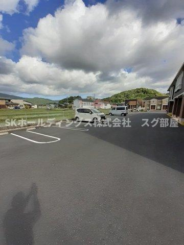 プロムナードの駐車場