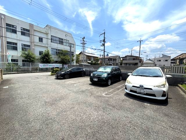 サングリエの駐車場