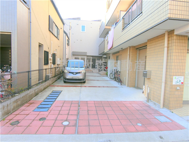 シャルールの外観