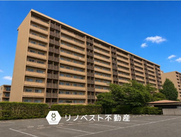 八戸ノ里グランドマンションB棟の外観|サンディ八戸ノ里店、ライフ八戸ノ里店が徒歩5分圏内◎
生活至便な施設が充実♪