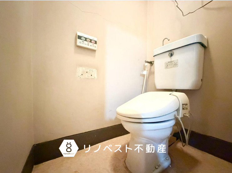 八戸ノ里グランドマンションB棟のトイレ|洗浄機能付きトイレ◎
玄関入ってすぐなので、帰宅後も直行可能◎