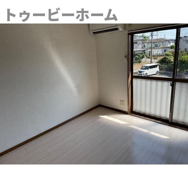 サンライズⅢの居間・リビング|こちらのリビングで趣味の時間をお楽しみください