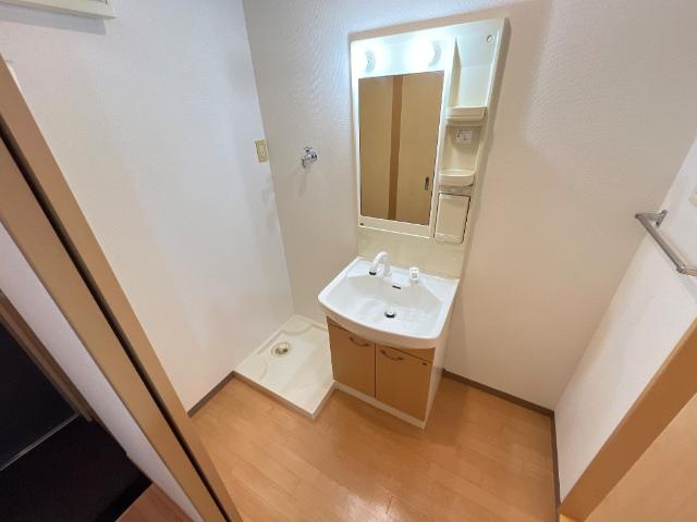 サンパレス日進　　　刈谷市近郊の賃貸はクラスホーム刈谷店の洗面所|洗髪洗面化粧台