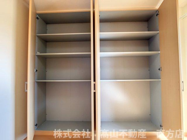 直方市大字頓野のアパートの収納