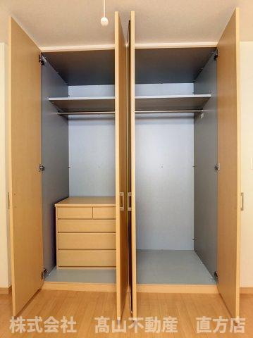 直方市大字頓野のアパートの収納