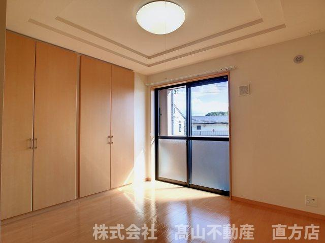 直方市大字頓野のアパートの洋室