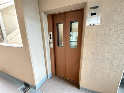 【玄関】 | ユニライフ住吉おりおの | 【エレベーター】荷物が多い日も楽々にお部屋に持っていけますね！