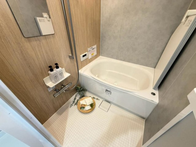 【浴室】 | ユニライフ住吉おりおの | ゆったりとくつろげる綺麗な浴室ですよ！時間短縮でシャワーだけの方も多いですが、一日の疲れを癒すため湯船に浸かれば心身ともにリラックスできますね♪