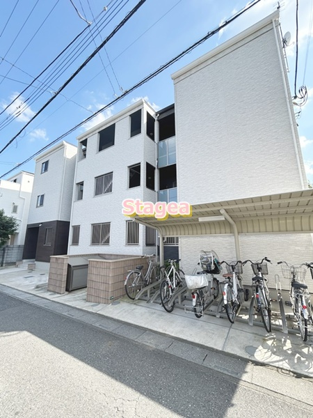 カバルリーガーデンズの外観
