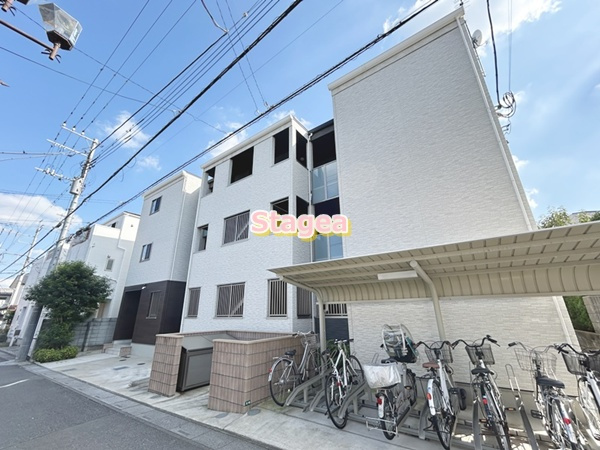 カバルリーガーデンズの外観
