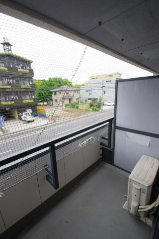 コート新屋敷のバルコニー