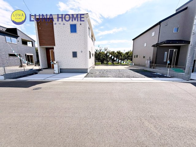 笠間市旭町第13　新築戸建　7号棟の駐車場|「初めてのマイホーム探し、何から始めれば良いかわからない」そんなお客様へ、経験10年以上すスタッフがわかりやすく解説します♪