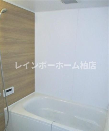 ■仲介手数料（賃料の1.10ヵ月）の50％OFF対象物件！■の浴室|日々の暮らしに欠かせないお風呂です