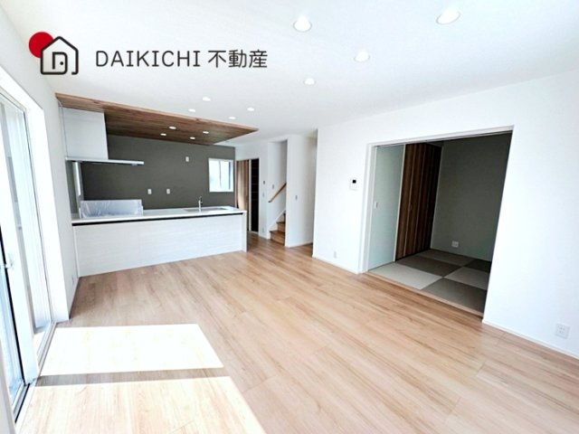 【居間・リビング】 | 行田市大字前谷　　新築戸建　全3棟　2号棟
